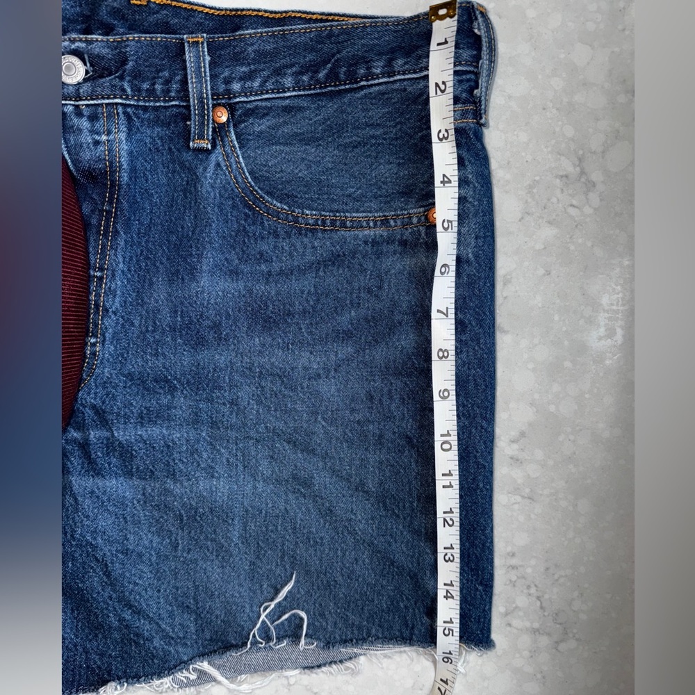 Levi's 501 Denim Cutoff Shorts - Picture 9 of 10